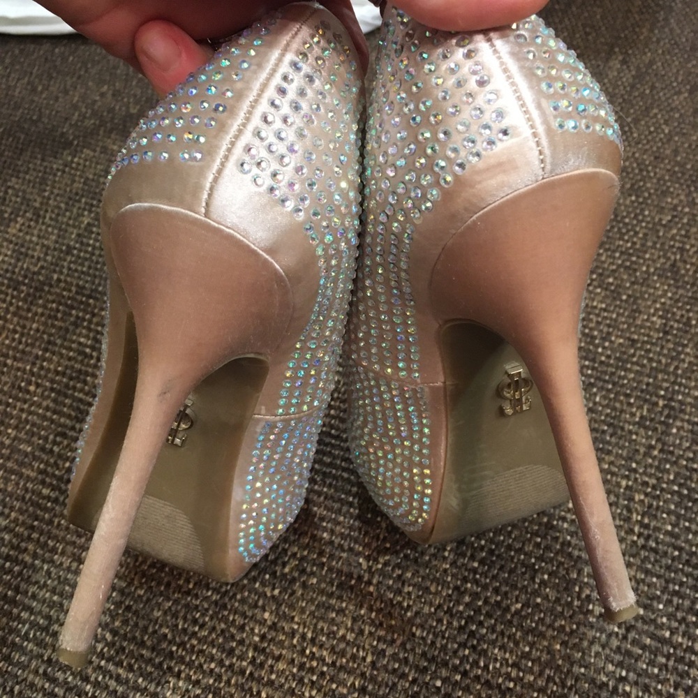 Jennifer Lopez crystal blush satin heels - Picture 6 of 8